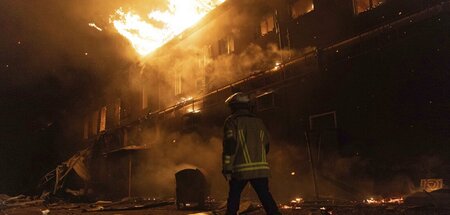 Die russischen Luftangriffe, hier auf eine Industrieanlage in Ch...