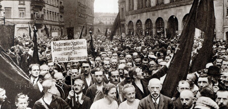 Kommunistisch geführte Demonstration gegen Faschismus und Reakti...