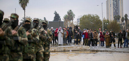 Fahneneid in Aleppo: Unter der HTS-Führung soll Syriens Armee ne...