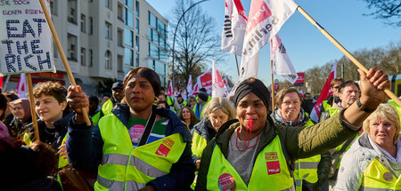 1.500 Beschäftigte nahmen allein in Berlin an der zentralen Stre...