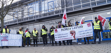 Mit Mut und Stimmgewalt protestierten am Montag etliche Momox-Be... Mit Mut und Stimmgewalt protestierten am Montag etliche Momox-Be...