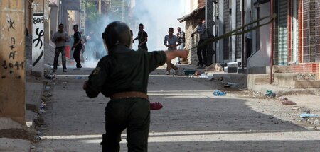 Immer wieder kommt es in der Kabylei zu Protesten (17.4.2014) Immer wieder kommt es in der Kabylei zu Protesten (17.4.2014)
