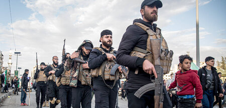 Siegesparade der in "Generalsicherheit" umbenannten Dschihadiste... Siegesparade der in "Generalsicherheit" umbenannten Dschihadiste...