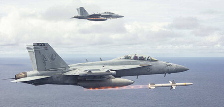 Im Pazifik präsent bleiben, China ins Visier nehmen. Kampfflugze... Im Pazifik präsent bleiben, China ins Visier nehmen. Kampfflugze...