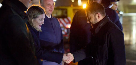 Auf seine EU-Jünger kann sich Selenskij bislang noch verlassen: ... Auf seine EU-Jünger kann sich Selenskij bislang noch verlassen: ...