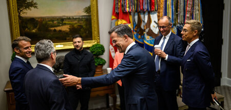 Warten auf Trump: Macron, Starmer, Selenskij, von der Leyen (ver... Warten auf Trump: Macron, Starmer, Selenskij, von der Leyen (ver...