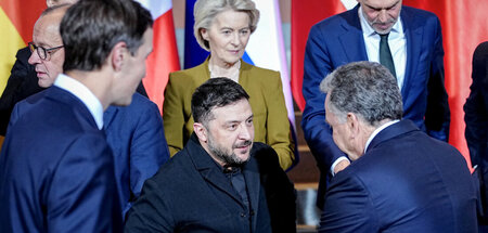 Wertloses Papier: Russland hält sich alles offen und setzt seine... Wertloses Papier: Russland hält sich alles offen und setzt seine...