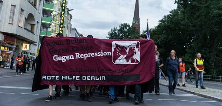 Wurde der Roten Hilfe ihre Solidarität mit politischen Gefangene... Wurde der Roten Hilfe ihre Solidarität mit politischen Gefangene...