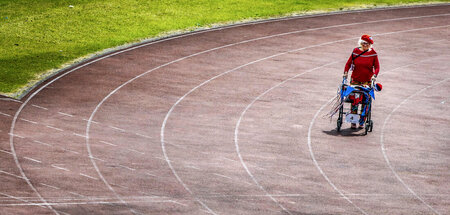 Nach langer Wegstrecke im Berufsalltag folgen hinter der Ziellin... Nach langer Wegstrecke im Berufsalltag folgen hinter der Ziellin...
