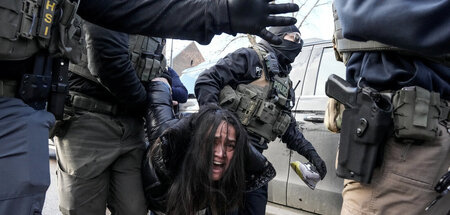 Protest gegen die menschenverachtenden Razzien der ICE-Faschiste... Protest gegen die menschenverachtenden Razzien der ICE-Faschiste...