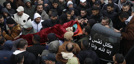 Normalität unter israelischer Besatzung: Palästinenser trauern u... Normalität unter israelischer Besatzung: Palästinenser trauern u...