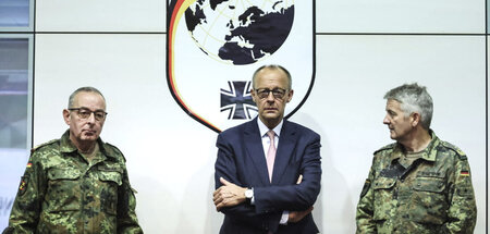 Fast schon am Weltmachthebel: Merz im Operativen Führungskommand... Fast schon am Weltmachthebel: Merz im Operativen Führungskommand...