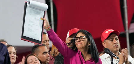 Allen Ernstes ein »historischer Sprung«? Venezuelas Übergangsprä... Allen Ernstes ein »historischer Sprung«? Venezuelas Übergangsprä...