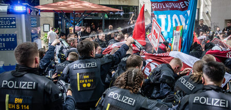 Staatliche Schlägertrupps schauen beim Arbeiterkampftag 2025 in ... Staatliche Schlägertrupps schauen beim Arbeiterkampftag 2025 in ...