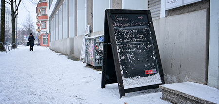 In der Kantine im Karl-Liebknecht-Haus sind günstige warme Mahlz... In der Kantine im Karl-Liebknecht-Haus sind günstige warme Mahlz...