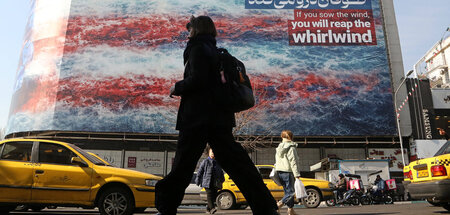 »Wer Wind sät, wird Sturm ernten«: Warnung an die USA in Irans H... »Wer Wind sät, wird Sturm ernten«: Warnung an die USA in Irans H...