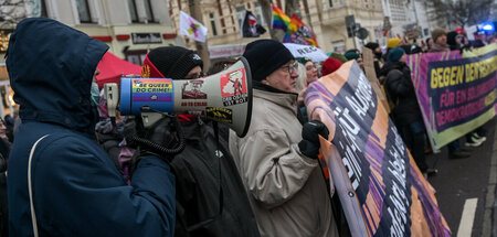 Ein Fall für die »Antifa-News«: Proteste gegen das rechte Magazi... Ein Fall für die »Antifa-News«: Proteste gegen das rechte Magazi...
