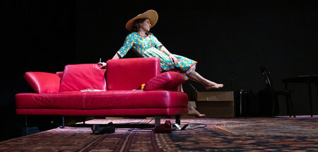 »Ich bin sicher, dein Vater hat hier immer mit seiner deutschen ... »Ich bin sicher, dein Vater hat hier immer mit seiner deutschen ...