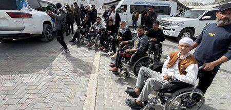 Grenzschließung als brutale Gewalt: Patienten warten auf ihre no... Grenzschließung als brutale Gewalt: Patienten warten auf ihre no...