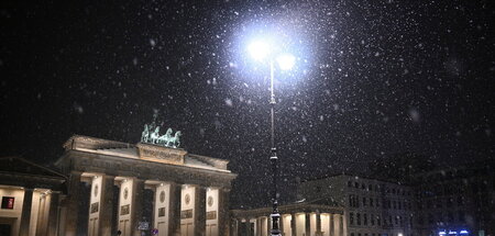 Anders als Schnee fällt Schotter nicht vom Himmel Anders als Schnee fällt Schotter nicht vom Himmel