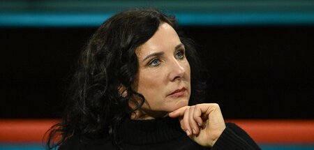 Zeit: Bundespräsidentin? Zeh: Hold my beer! Zeit: Bundespräsidentin? Zeh: Hold my beer!