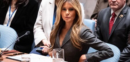 Premiere, die keiner Wiederholung bedarf: Melania Trump leitet e... Premiere, die keiner Wiederholung bedarf: Melania Trump leitet e...