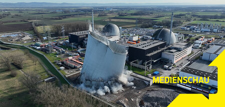 Genau so ist es richtig: Sprengung des letzten Kühlturms des sti... Genau so ist es richtig: Sprengung des letzten Kühlturms des sti...