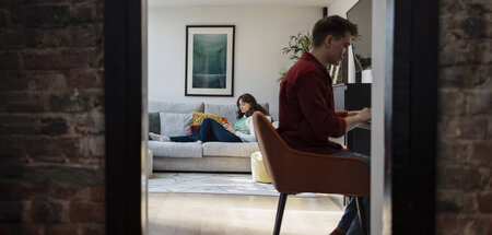 Ein Paar im Homeoffice Ein Paar im Homeoffice