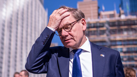 Außenminister Johann Wadephul am Mittwoch auf dem Weg zur UN-Gen... Außenminister Johann Wadephul am Mittwoch auf dem Weg zur UN-Gen...