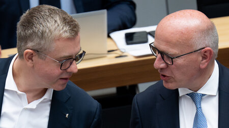 Der Neue und der Alte: Stefan Evers (l.) und Kai Wegner im Berli... Der Neue und der Alte: Stefan Evers (l.) und Kai Wegner im Berli...