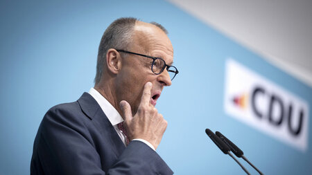 Ganz nachdenklich auf einmal: Friedrich Merz Ganz nachdenklich auf einmal: Friedrich Merz