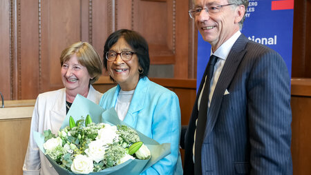 In Nürnberg wurde Navi Pillay (M.) nach ihrer Auszeichnung geehr... In Nürnberg wurde Navi Pillay (M.) nach ihrer Auszeichnung geehr...