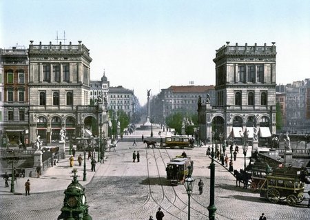 Blick durchs Hallesche Tor um 1900 (hinten der heutige Mehringpl...