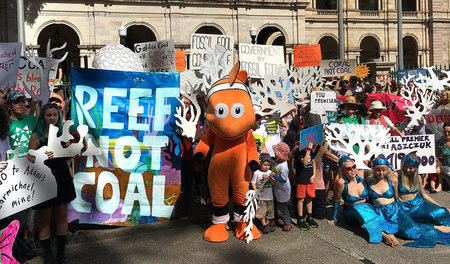 Das Riff muss leben: Proteste in Brisbane gegen Ausbau des Kohle...