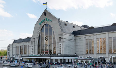 Am Zentralbahnhof in Kiew wird nach den Plänen der ukrainischen ...