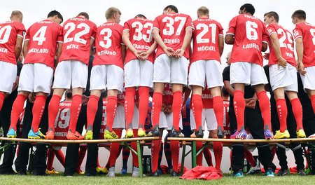 Thüringens Klassenbeste: Rot-Weiß Erfurt beim Mannschaftsfoto im...