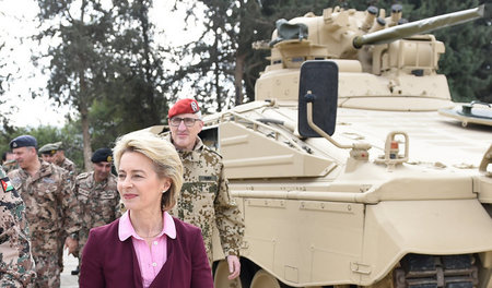 Verteidigungsministerin Ursula von der Leyen (CDU) am 11. Dezemb...