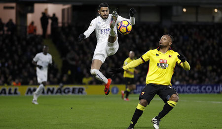 Riyad Mahrez (Mitte), Afrikas Fußballer des Jahres 2016, in der ...