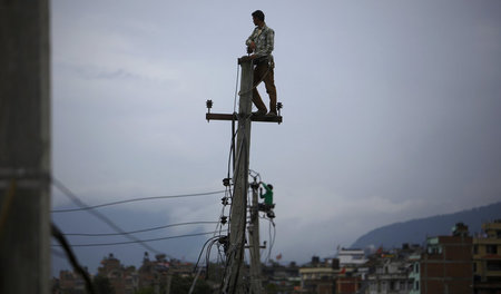 Lange Leitung. Aus Kathmandu soll der Strom über Indien bis nach...