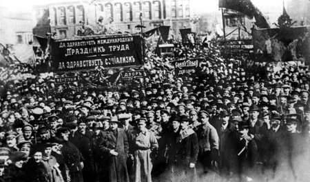 Petrograd, 1. Mai 1917, von der »ersten« zur »zweiten Revolution...