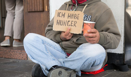 Der Staat verweigert sozial Benachteiligten ein menschenwürdiges...