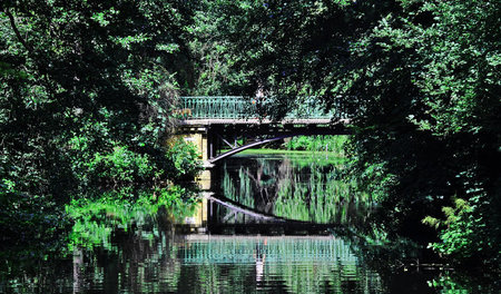 Eine schöne Brücke. Nur wann war sie fertig?