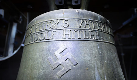 Die Hitlerglocke von Herxheim. Die Debatte um Hängenlassen oder ...